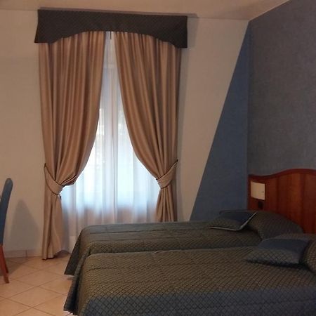 Hotel Cavour Asti Exterior foto