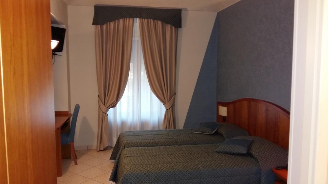 Hotel Cavour Asti Exterior foto
