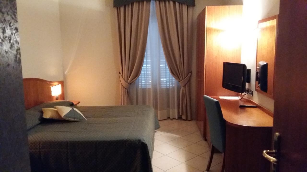Hotel Cavour Asti Exterior foto