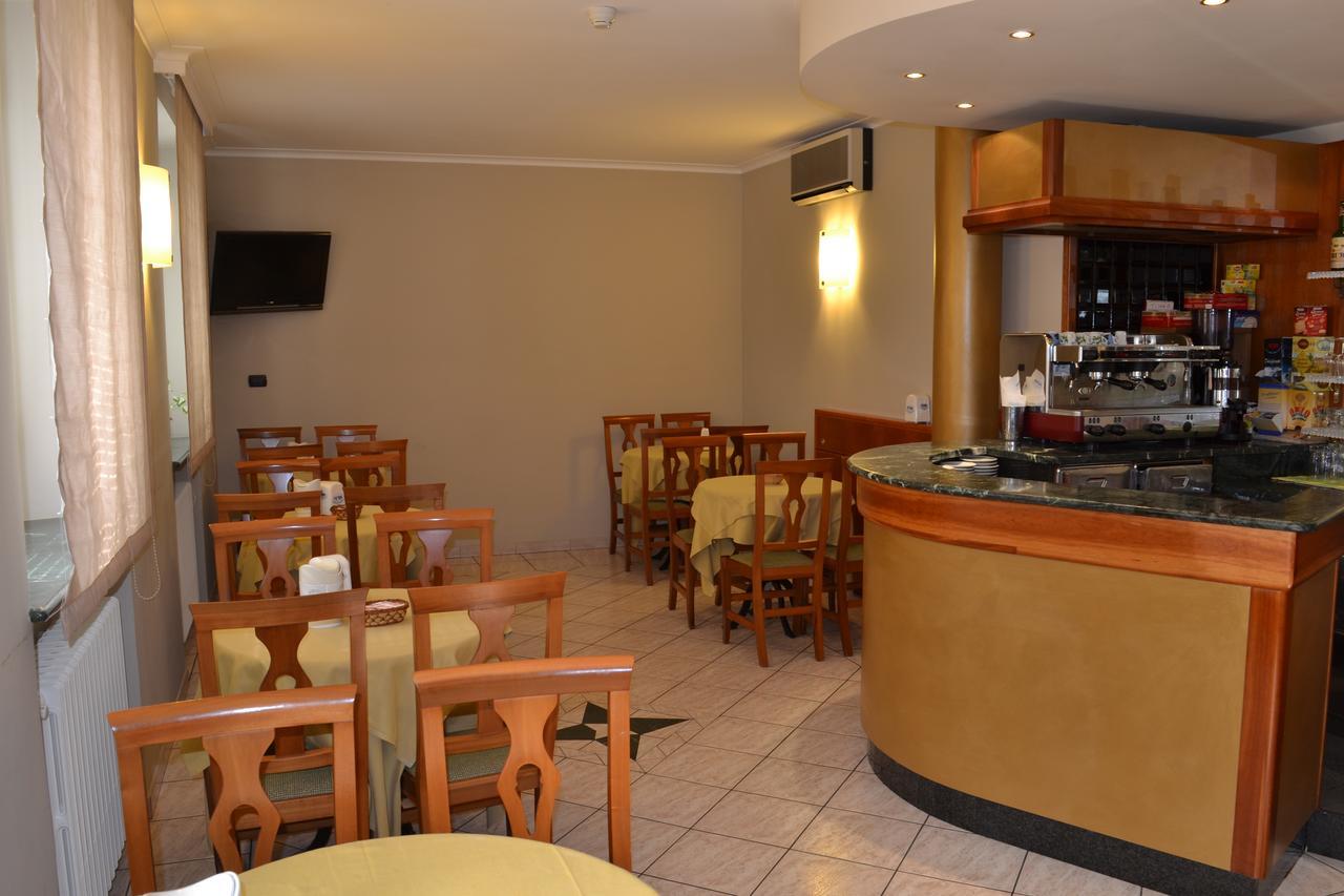 Hotel Cavour Asti Exterior foto